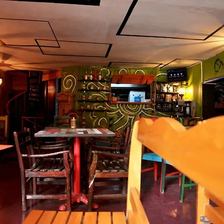 ネバーランド ホステル *